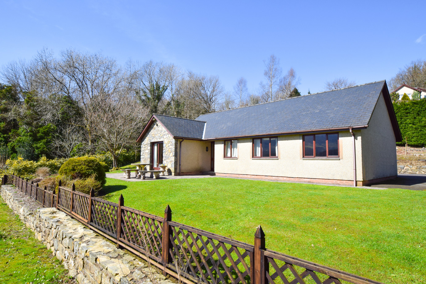 Dan y Coed (92926) Best of Wales